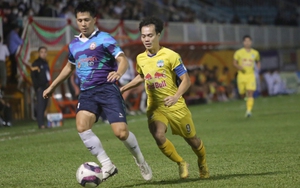 HLV Nguyễn Đức Thắng: 'Trọng tài đã phá hỏng trận đấu của Bình Định'