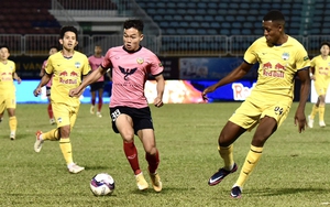 HLV Kiatisuk thất vọng vì HAGL bị Hà Tĩnh cầm hòa