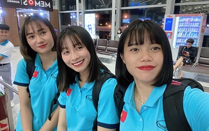 Tuyển nữ Việt Nam dạo chơi tại Paris trước trận giao hữu gặp Pháp