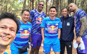 HLV Kiatisuk cùng ngoại binh rèn luyện thể lực xuyên Tết