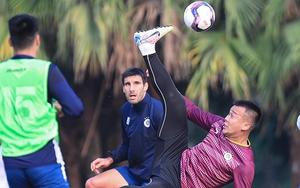 CLB Hà Nội mất cả 4 thủ môn trước trận gặp Nam Định