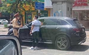 Quang Hải bị cảnh sát giao thông hỏi thăm khi về Việt Nam