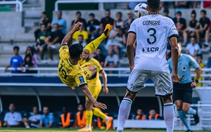 Quang Hải cực ngầu cùng đồ đen về nước