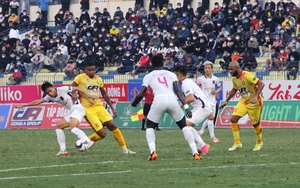 HLV Petrovic khẳng định B.Bình Dương thắng may Thanh Hóa