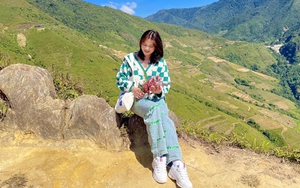 Hot girl CLB nữ Hà Nội khoe vai trần sau giải VĐQG nữ