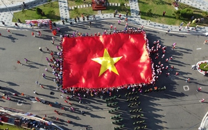 Tiền Phong Marathon 2022: Thượng cờ Tổ quốc ở Côn Đảo linh thiêng