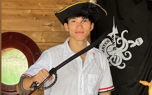 Chưa tới Halloween, Văn Hậu vẫn hoá thân thành cướp biển