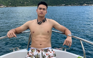 Bùi Hoàng Việt Anh khoe body 6 múi trên du thuyền