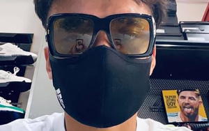 Bùi Tiến Dũng khác lạ với mái tóc đầy ‘sương khói’