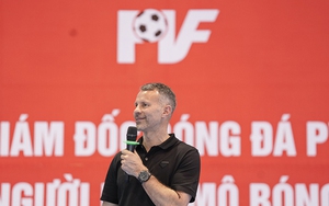 Ryan Giggs kết thúc chuyến công du Nghệ An, Hà Tĩnh