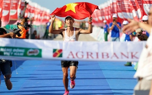 Hoàng Nguyên Thanh vô địch cự ly 42km tại Tiền Phong marathon 2020