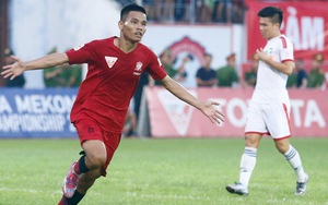 Kích hoạt ‘bom tấn’, FLC Thanh Hoá đưa ‘Vua phá lưới nội’ hồi hương