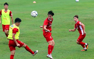 HLV Park Hang Seo bất ngờ loại chuyên gia sút phạt số 1 V-League