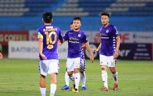 Quang Hải lập cú đúp vì vắng CĐV ‘đặc biệt’