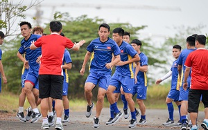 U23 Việt Nam thiếu sân tập và chuyện Honda dẫn dắt đội tuyển Campuchia