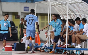 Ngoại binh Đà Nẵng tạo cảm xúc trái chiều trên sân Hàng Đẫy