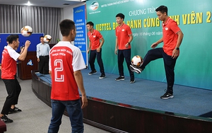 Quế Ngọc Hải, Bùi Tiến Dũng giao lưu với sinh viên trước trận quyết đấu CLB TPHCM