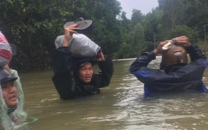 Cầu thủ ở miền Trung ‘thắt ruột” vì bão lũ