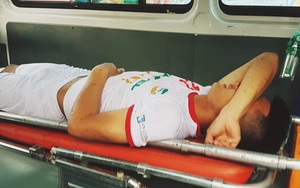 Tấn Tài lo lắng, buồn bã sau khi đạp gãy chân Văn Hào