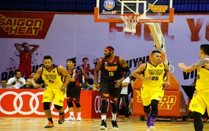 VBA 2017: Saigon Heat 74-79 Hochiminh City Wings - Đội bóng đầu bảng nhận trận thua