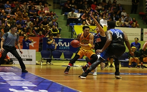 VBA 2017: Hanoi Buffaloes 75-77 Cantho Catfish: Đội khách 2 lần liên tiếp thắng tại Hà Nội