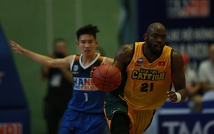 VBA 2017: Hanoi Buffaloes bị Cantho Catfish hạ gục trên sân nhà