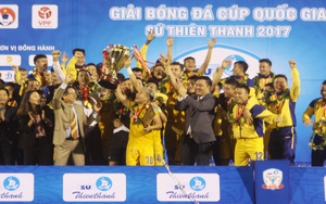 Vì sao CĐV SLNA bình thản khi Phi Sơn ra đi?