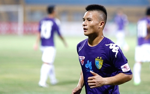 Quang Hải tham gia lễ đón Cúp Ngoại hạng Anh