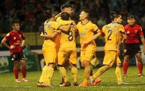 ‘Nóng’ ở Hàng Đẫy và ‘bỏng’ ở Tam Kỳ