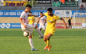 Đánh rơi chiến thắng phút chót, FLC Thanh Hóa đổ lỗi cho trọng tài