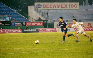 Tiến Linh và những cuộc tình 'dậy sóng'