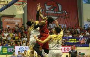 VBA 2017: Thang Long Warriors 80-69 Hanoi Buffaloes: Chủ nhà toàn thắng trong loạt derby Thủ đô!