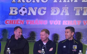 Ryan Giggs nói về khả năng đưa M.U và Sir Alex đến Việt Nam