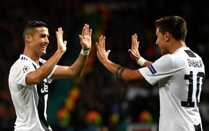 Ronaldo và Pogba đã chơi thế nào trong trận thư hùng ở Old Trafford?