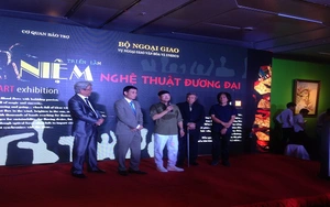 Khai mạc triển lãm "Niệm" của bốn họa sĩ Việt Nam