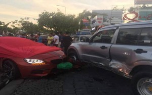 Xe ô tô BMW đâm hàng loạt ô tô và xe máy tại TP HCM
