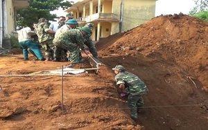 Kịp thời xử lý an toàn quả bom nặng 240kg nằm ngay trong khu vực trường học