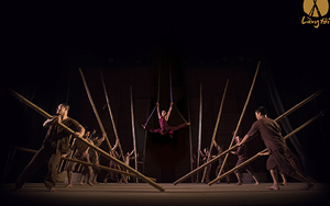 Biểu diễn liên tục xiếc tre 'Làng tôi' tại Hà Nội