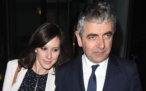 'Mr Bean' tiếp tục làm bố ở tuổi 62