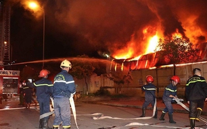 Hà Nội: Cháy lớn tại kho nhà xưởng Công ty cổ phần Du lịch thương mại và đầu tư