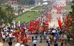 Linh thiêng Lễ giỗ Đức Quốc Tổ Lạc Long Quân và dâng hương tưởng niệm Tổ Mẫu Âu Cơ