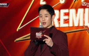 Tài tử 'Chị đẹp' Jung Hae In bị chê thậm tệ khi dẫn dắt MAMA 2018
