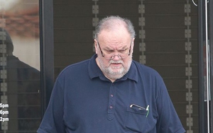 Chị gái cô dâu hoàng gia Meghan Markle nhận trách nhiệm về bức ảnh dàn dựng của bố