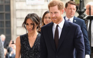 Scandal ảnh dàn dựng 'đánh gục' bố Meghan Markle, cô dâu hoàng gia phải cầu xin ông dẫn vào lễ đường