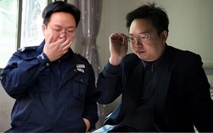 Học bá Thanh Hoa chưa từng phải làm việc nhà, bất đắc dĩ làm sales bất động sản, trắng tay ‘giấu bằng’ về làm bảo vệ