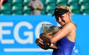 Tennis ngày 20/6: Federer 'hứa' không tiếp tục bỏ giải. Mỹ nhân 'cắm sừng' Wawrinka tái xuất ấn tượng