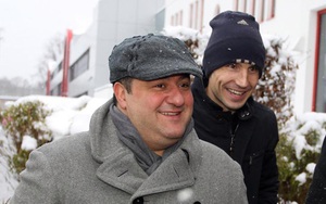 Từ người bán pizza, Mino Raiola đã trở thành siêu cò bóng đá như thế nào?