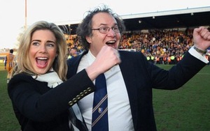 Nữ CEO gợi cảm nhất làng bóng đá tung video 'kỳ quái' để được làm 'sếp' của FA