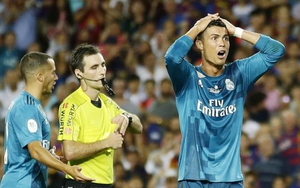 SỐC!!! Ronaldo đối mặt án treo giò 12 trận vì tội đẩy trọng tài ở Kinh điển