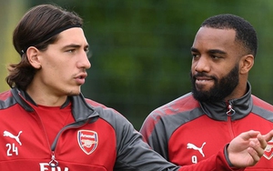 Fan Arsenal phát cuồng vì đoạn hội thoại giữa Bellerin & Lacazette mang về chiến thắng trước Chelsea